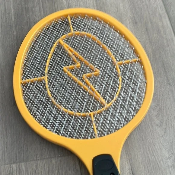Yellow Electric Bug Zapper Racket - Picture 2 of 7
